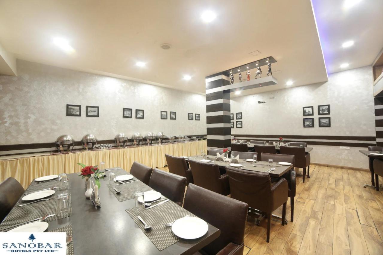 ホテル Sanobar The Midtown ムスーリー エクステリア 写真